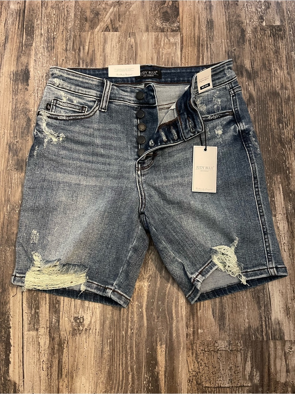 Judy Blue shorts, NWT, size medium